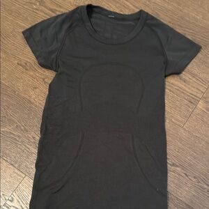 Lululemon swiftly tee Black Fitted longer length size 2